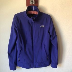 North face large fitted jacket. Great condition